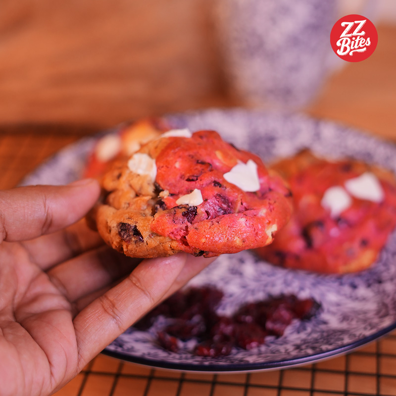Gedabak Cranberries White Chocolate Soft Cookies ±170g - Image 2