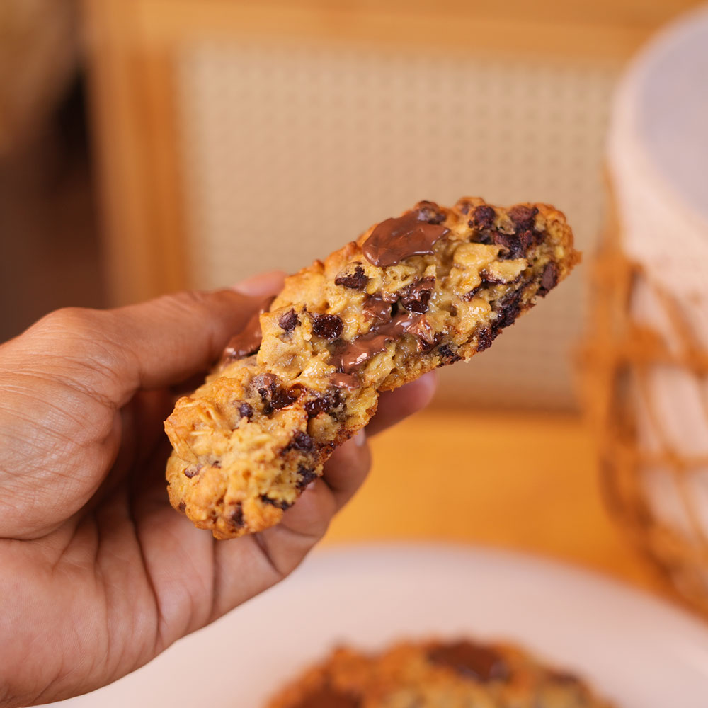 Gedabak Oatmeal Chocolate Chip Soft Cookies ±170g - Image 2