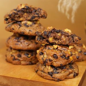 Walnut Chocolate Chip Soft Cookies